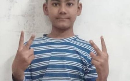 5वीं के छात्र की मौत के मामले में शिक्षिका सस्पेंड:झांसी में टीचर ने पंप लाने भेजा था, ट्रैक्टर ने मारी थी टक्कर, दो का वेतन रोका
