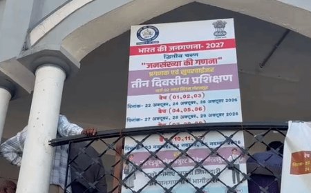 जनगणना प्रगणकों को पढ़ा रहे देश 1946 में आजाद हुआ:भारत-पाक युद्ध 1964 में, बांग्लादेश की मुक्ति 1972 में हुई