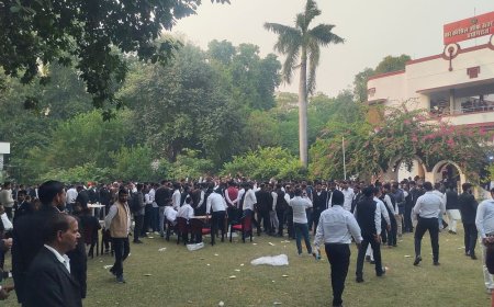यूपी बार काउंसिल चुनाव में अनुराग पांडेय सबसे आगे:57वें राउंड में 6997 वोट पाकर पहले स्थान पर, प्रशांत अटल दूसरे नंबर पर
