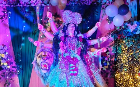 जय मां दुर्गा सेवा समिति के कार्यक्रम में जुटे ग्रामीण:पंडित अनिरुद्ध नगायच ने कराई पूजा, सुनील चंसौलिया ने लगाए जयकारे
