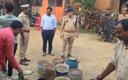 महराजगंज में कच्ची शराब के 64 ठिकानों पर छापेमारी:17 क्विंटल लहन और 770 लीटर अवैध शराब नष्ट, 3 आरोपी गिरफ्तार; एक नाव बरामद