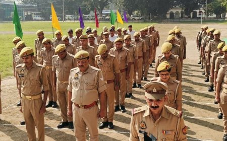 हरदोई में पुलिस स्मृति दिवस पर शहीदों को श्रद्धांजलि:SP अशोक कुमार मीणा बोले- फरियादियों की बात सुनें, पुलिस पर भरोसा बढ़ाएं