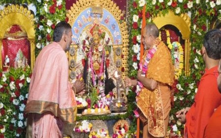 कात्यायनी पीठ पहुंचे जगद्गुरु शंकराचार्य स्वामी सदानन्द सरस्वती:देवी महात्म्य और भगवती की कृपा का किया वर्णन,मंदिर प्रबंधन ने किया स्वागत