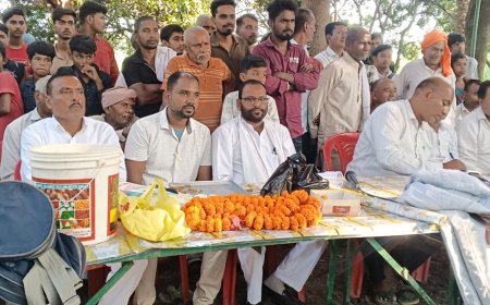 दुर्गा पूजा पर कुश्ती दंगल:चन्दरपुर लछिया में पहलवानों ने दिखाया दमखम, जुटी भीड़