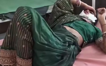 पिकअप ने बाइक को मारी टक्कर, महिला की मौत:बदायूं में पति समेत 2 गंभीर घायल, उपचार जारी