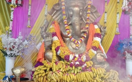 कल्याणेश्वर महादेव मंदिर में माता की आरती:इंदिरा नगर में आरती और झांकियों से भक्तिमय हुआ मंदिर