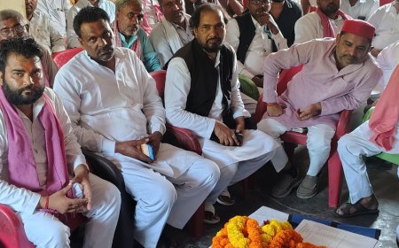सपा ने MLC चुनाव को विधानसभा चुनाव का सेमीफाइनल बताया:चित्रकूट में बुंदेलखंड प्रभारी ने कार्यकर्ताओं से गांव-गांव संपर्क करने को कहा