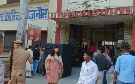 बिजनौर के 23 केंद्रों पर PET शुरू:बायोमेट्रिक और आइरिस स्कैनिंग से हो रही पहचान, सुबह से परीक्षा केंद्रों पर जुटे अभ्यर्थी