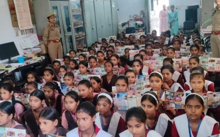 बदायूं में मिशन शक्ति कार्यक्रम:कस्तूरबा गांधी विद्यालय में जागरूकता अभियान, छात्राओं को सरकारी योजनाओं की जानकारी