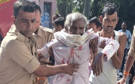 लखीमपुर में बस खाई में गिरी, बाइक सवार की मौत:24 से यात्री घायल, पुलिस ने घायलों को बाहर निकाला