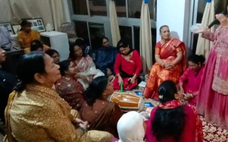 लखनऊ में भजन संध्या आयोजित:महिलाओं ने देवी भजनों के माध्यम से मां दुर्गा की आराधना की