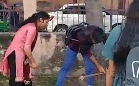 एनएसएस स्वयंसेवकों ने चलाया स्वच्छता अभियान:‘एक दिन, एक घंटा, एक साथ’ अभियान में विद्यार्थियों ने की परिसर की सफाई