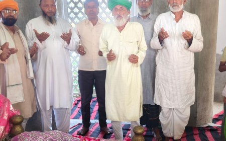 संभल की टीले वाली दरगाह पर बैरक मेला:हजारों अकीदतमंदों ने मांगी अमन-चैन की दुआ, मेले में दिखी गंगा-जमुनी तहजीब