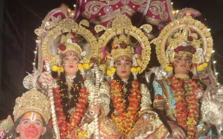 श्री रामलीला में रावण वध का मंचन:रामदरबार सहित निकली कई झांकियां, भक्तों ने दर्शन कर प्रभु का लिया आशीर्वाद