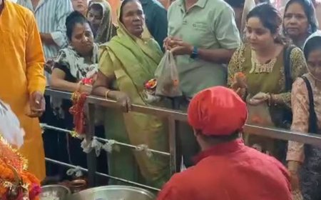 नवरात्र अष्टमी पर घरों में कन्या पूजन:भक्तों ने कन्याओं को भोजन कराकर आशीर्वाद लिया, मां दुर्गा से मांगी सुख-समृद्धि