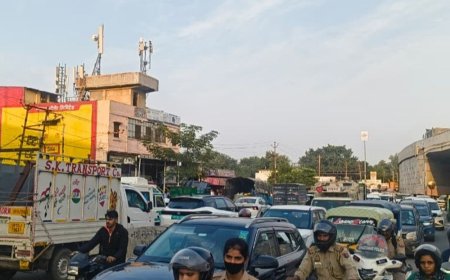 CM की जनसभा के बाद गाजियाबाद में जाम:चारों तरफ वाहनों जाम में फंसे, सीएम के काफिले को रोकना पड़ा ट्रैफिक