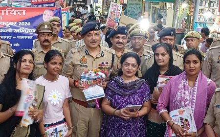 बड़ौत में एडीजी भानु भास्कर पहुंचे:महिला सुरक्षा खातिर निकाला पैदल मार्च, छात्राओं ने किया पुलिसकर्मियों का स्वागत