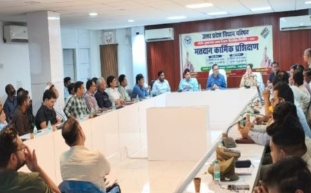 शाहजहांपुर डीएम ने मतदान अधिकारियों को दिए निर्देश:बरेली-मुरादाबाद खंड स्नातक चुनाव के लिए, लापरवाही पर सख्त चेतावनी