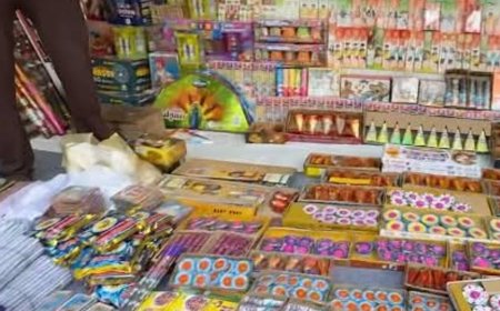 हाईकोर्ट का स्टे, पारकर कॉलेज में पटाखा दुकानें नहीं लगेंगी:मुरादाबाद में पांच जगहों पर दुकानें लगाने के ठेकों की नीलामी 31 अक्टूबर को
