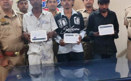 ट्रेन में यात्रियों के मोबाइल चुराते थे, 3 गिरफ्तार:कानपुर सेंट्रल के आउटर पर बनाते थे निशाना, 2 लाख के 3 मोबाइल बरामद
