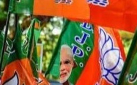 MLC चुनाव पर भाजपा ने बनाई रणनीति:अलीगढ़ में चुनावी तैयारियों की समीक्षा, प्रदेश के सहकारिता मंत्री ने बूथ से विधानसभा स्तर तक के पदाधिकारियों को सौंपा लक्ष्य