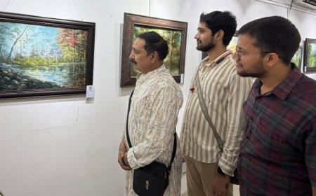 शिव शरण मिश्रा की चित्रकला प्रदर्शनी 'अनकहा' का आयोजन:रंगों से जीवंत हुईं मौन संवेदनाएं, प्रकृति और आध्यात्मिकता की झलक दिखी