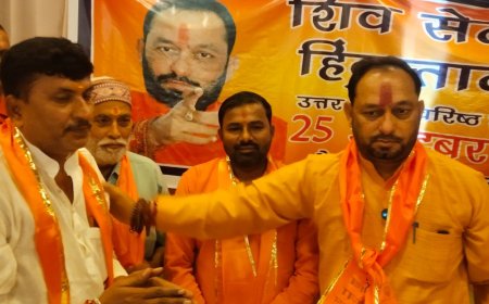लखनऊ में शिवसेना हिंदुस्तान की बैठक:अक्षय साहनी बने कार्यकारी प्रदेश अध्यक्ष, मंदिर प्रबंधन के लिए कानून बनाने की मांग