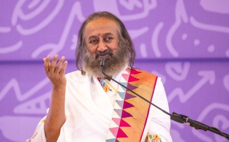 ध्यान और कौशल विकास का संदेश:बेंगलुरु में 2,000 युवाओं से संवाद, बोले- आप ट्रेंडसेटर बनिए
