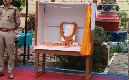 एकता दिवस पर निकला यूनिटी मार्च, अधिकारियों ने ली शपथ:सरदार पटेल की 151वीं जयंती पर कलक्ट्रेट, पुलिस लाइन और राजनीतिक दलों के कार्यालयों में हुए कार्यक्रम