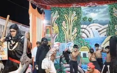 रामलीला में सूर्पनखा की नाक काटने का मंचन:सरायखेमा में रामलीला के छठे दिन दिखे रोमांचक प्रसंग, सैकड़ों दर्शक पहुंचे