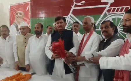 दिल्ली रैली से पहले मेरठ में सपा की रणनीति तैयार:पूर्व एमएलसी संजय लाठर ने जिला कार्यालय पर की बैठक