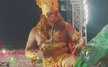 मुरादाबाद में रामलीला का हुआ मंचन:लक्ष्मण के बेहोश होने और हनुमान जी के संजीवनी बूटी लाने के प्रसंग दिखाया गया