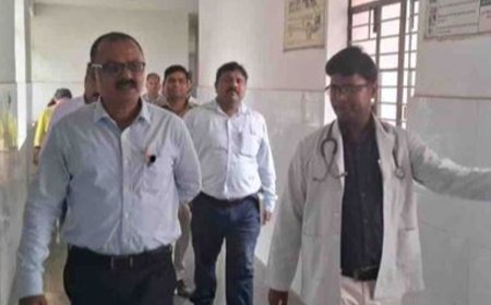 यूपी में कई जिलों के सीएमओ बदले:31 डॉक्टरों को एडी ग्रेड में पदोन्नति के बाद नई तैनाती