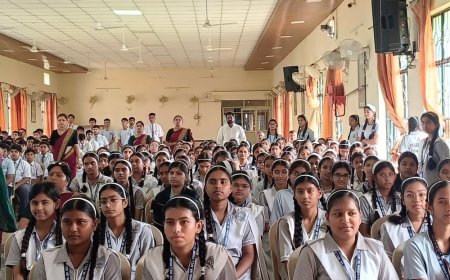 विद्यार्थियों को साइबर सुरक्षा की सीख:मिशन शक्ति 6.0 में छात्राओं को महिला सुरक्षा के नियम भी बताए