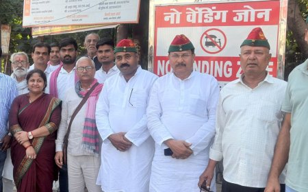 काउंटिंग के लिए प्रयागराज से झांसी पहुंचे सपा-भाजपा के समर्थक:2.64 लाख वोटों की गिनती, देर शाम तक आएगा नतीजा