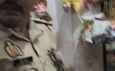 दरोगा पर थप्पड़ मारने का आरोप:शाहजहांपुर में युवक बोला- संविधान की कसम खाइए; पुलिस बोली- वीडियो के आधार पर जांच जारी