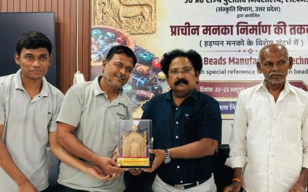 लखनऊ में हड़प्पाकालीन मनका निर्माण तकनीकें सिखाई गईं:कैसरबाग में दो दिन की कार्यशाला में 150 छात्रों ने सीखा ग्राइंडिंग और पॉलिशिंग