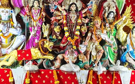 16 फीट के रावण दहन से शुरू होगा महोत्सव:सुल्तानपुर में 130 दुर्गा प्रतिमाएं स्थापित, 1959 में ठठेरी बाजार से शुरू हुई थी पूजा की परंपरा