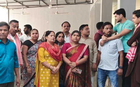 नेताओं पर FIR के विरोध में एसपी से मिले सपाई:हिंदुस्तान आजाद मंच के अध्यक्ष पर SC/ST एक्ट लगाने की मांग, भाजपा पर मोहरा बनाने का आरोप