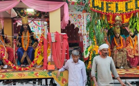 प्रतापगढ़ में फुलवारी झांकी निकाली गई:पुष्प वाटिका में श्रीराम और माता सीता के मिलन का दृश्य प्रस्तुत किया