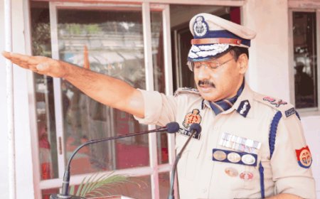 गांधी व शास्त्री जयंती पर कानपुर पुलिस ने दी श्रद्धांजलि:पुलिस कमिश्नर ने नागरिकों की सुरक्षा-सम्मान का पढ़ाया पाठ