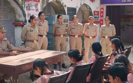 बुलंदशहर में महिला सुरक्षा पर जागरूकता कार्यक्रम:छात्राओं को नारी सशक्तीकरण, सुरक्षा और अधिकारों के प्रति जागरूक किया