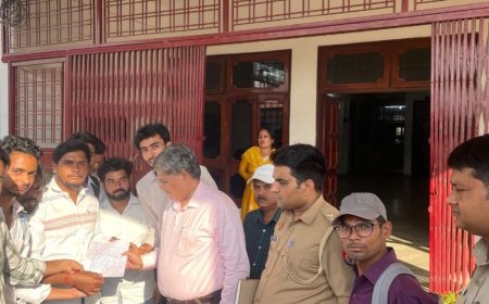 डीएन कॉलेज में छात्रसंघ चुनाव बहाली को लेकर प्रदर्शन:मांग पूरी नहीं होने पर अनिश्चितकालीन धरने और भूख हड़ताल की चेतावनी
