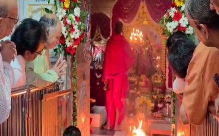 महाष्टमी पर देवी मंदिरों में उमड़े श्रद्धालु:कात्यायनी मंदिर में हुई विशेष संधि पूजा, खजाना लूटने को आतुर नजर आए भक्त