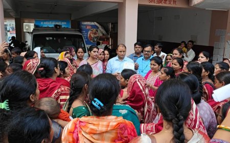 जौनपुर में बीसी सखियों का प्रदर्शन:पंचायत भवन में बैठने की व्यवस्था, आईडी कार्ड और बकाया मानदेय भुगतान की मांग