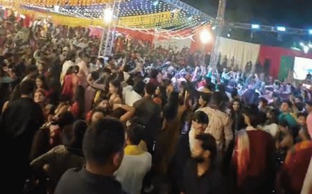 लखनऊ के लोहिया पार्क में डांडिया-गरबा नाइट:रास रंगीलो सीजन-2 में लोग झूमे, बॉलीवुड और गुजराती गानों पर किया डांस