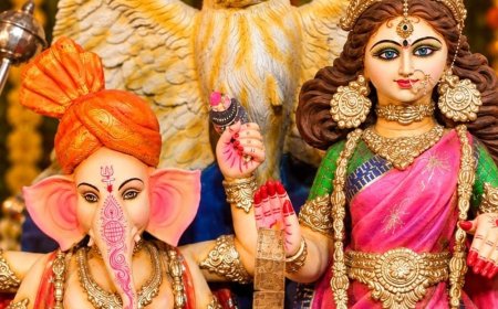 सप्तमी पर खुले मां दुर्गा पंडाल के कपाट:चनकापुर में पूजा-पाठ और आरती के बाद श्रद्धालुओं के लिए खुले मां दुर्गा के कपाट