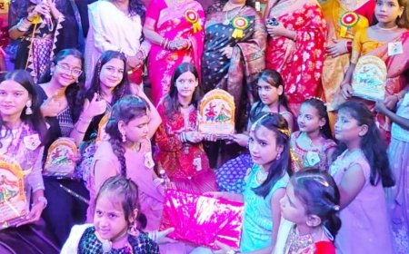जौनपुर में डांडिया महोत्सव:प्रीति गुप्ता ने कहा- देवी दुर्गा की तलवारों का प्रतिनिधित्व करती हैं डांडियां की छड़