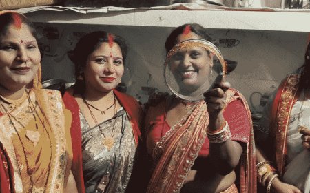 गोरखपुर में करवा चौथ का पर्व:महिलाओं ने सुनी करवा चौथ कथा, अर्घ्य देकर पूरा किया निर्जला व्रत