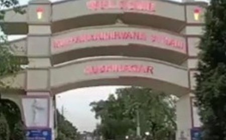 नेपाल के भूस्खलन से बुद्ध सर्किट की बुकिंग पर असर:कुशीनगर के होटल कारोबारियों की चिंता बढ़ी, नवंबर से विदेशी पर्यटकों की संख्या पर नजर